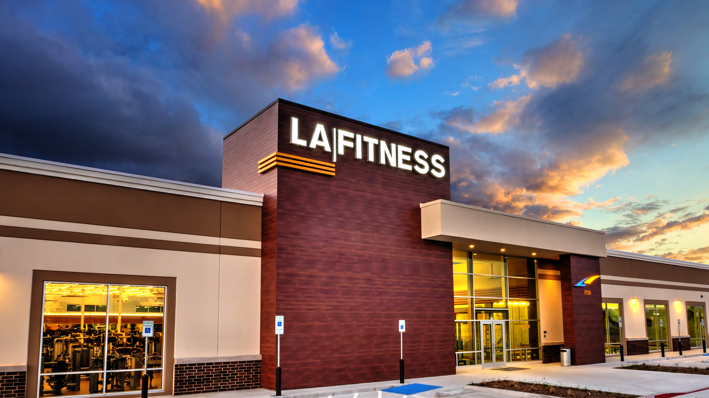 Top 10 Gyms of Los Angeles with the Best Websites in 2025